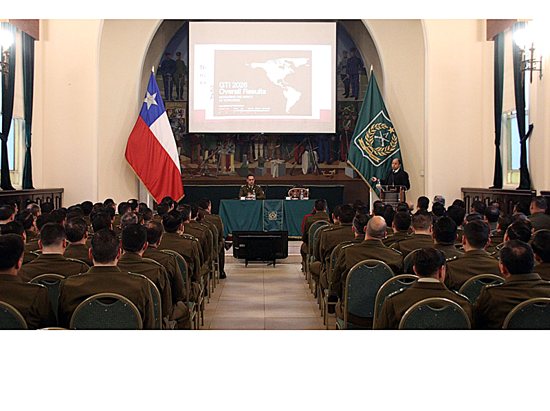Director de Humanidades UGM dictó charla sobre terrorismo en la Academia de Ciencias Policiales de Carabineros