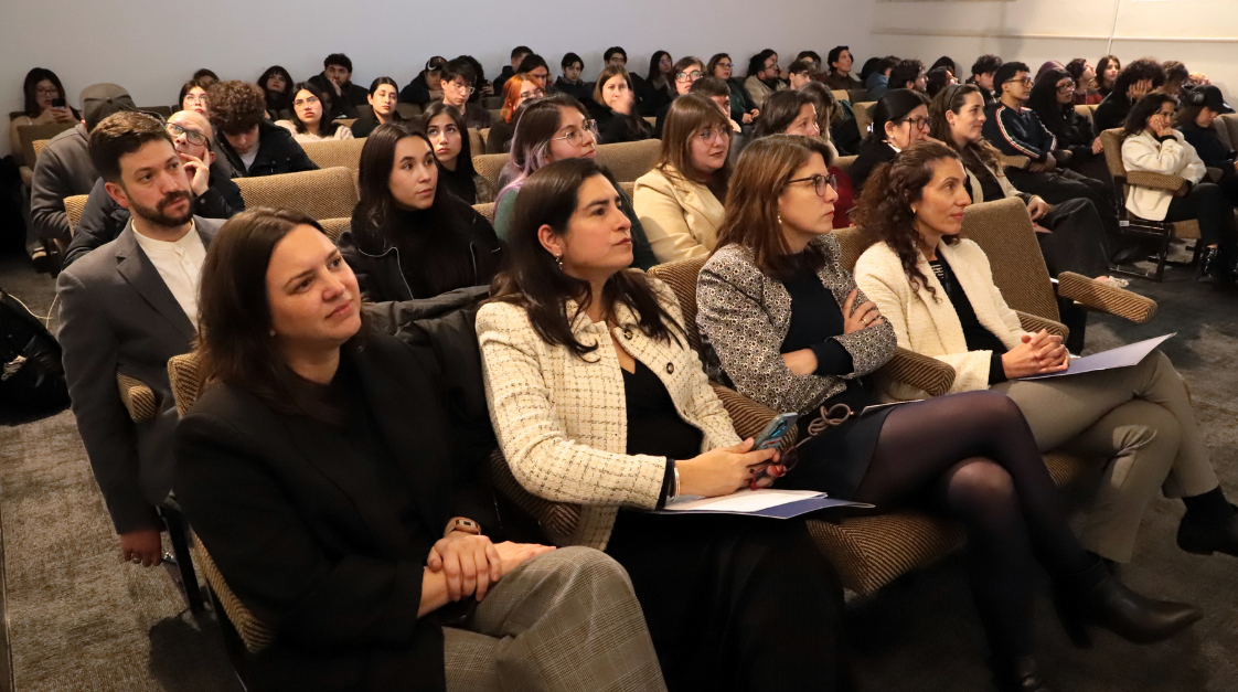 Lanzamiento Akademeia UGM v25 n1