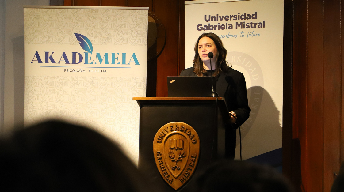 Lanzamiento Akademeia UGM v25 n1